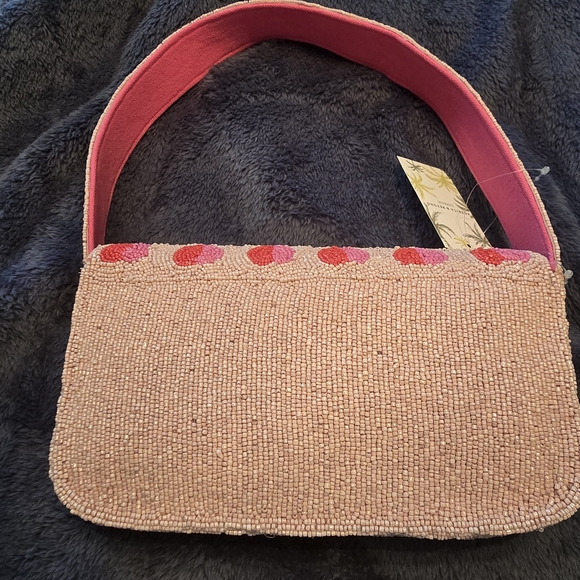 Heart Patterned Pink and Red Beaded Bag - Picture 2 of 11
